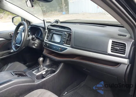 2017 Toyota Highlander Le from USA, damaged, VIN 5TDBZRFH8HS407296